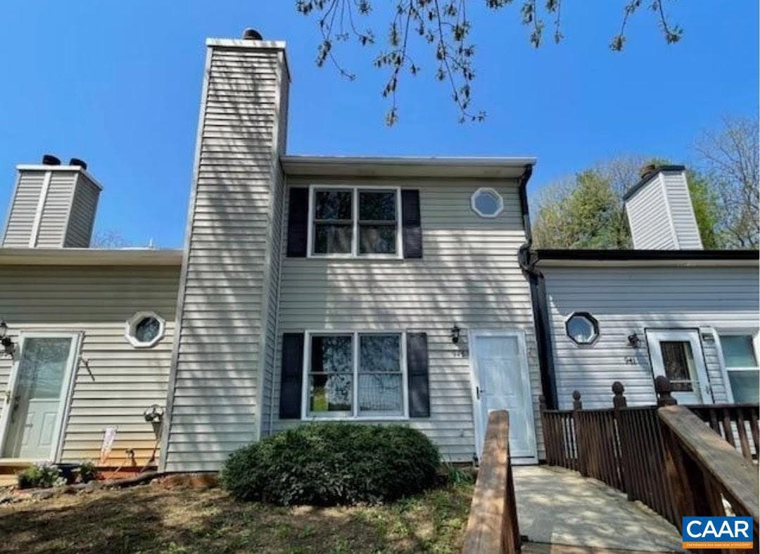 943 Rives St photo 10