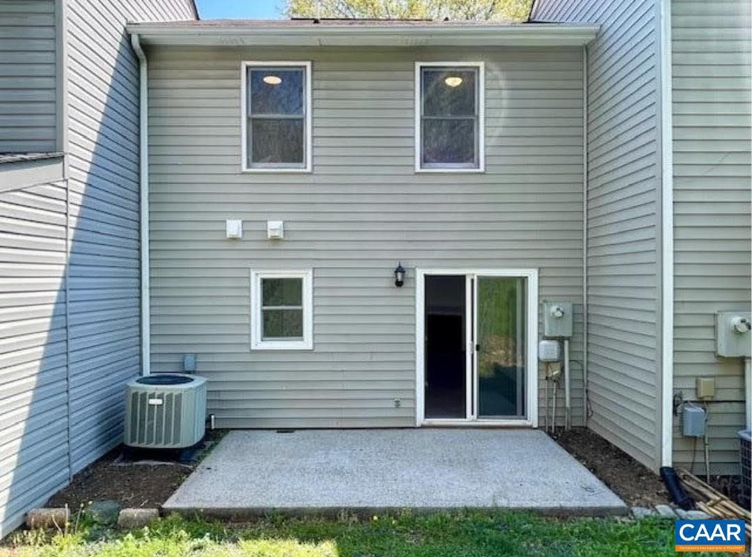 943 Rives St photo 18