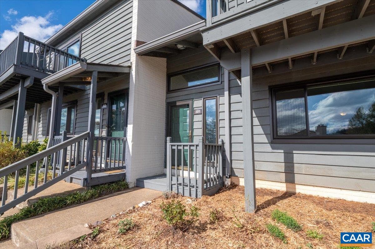 301 Harvest Dr photo 11