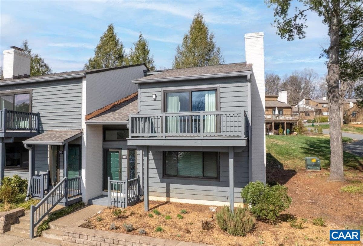 301 Harvest Dr photo 6