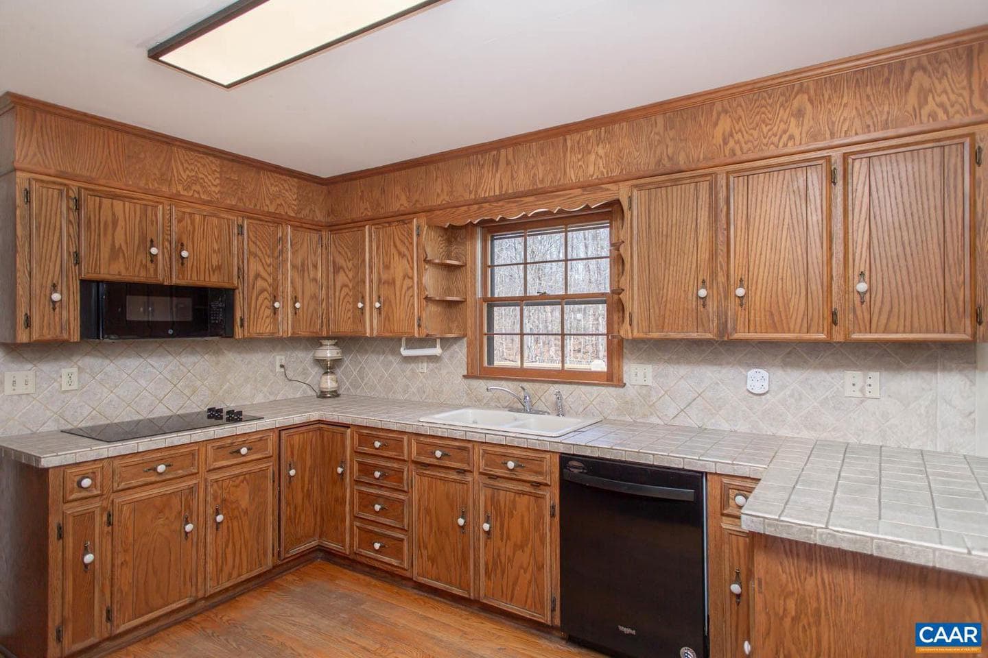 750 Lochridge Ln photo 10
