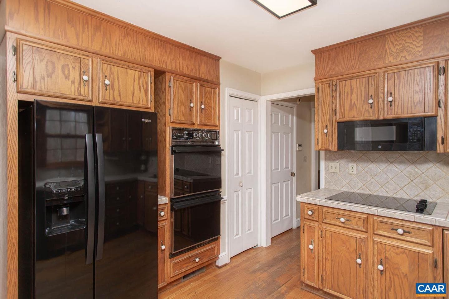 750 Lochridge Ln photo 11