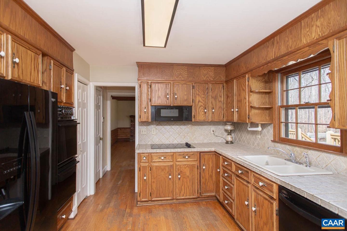 750 Lochridge Ln photo 12
