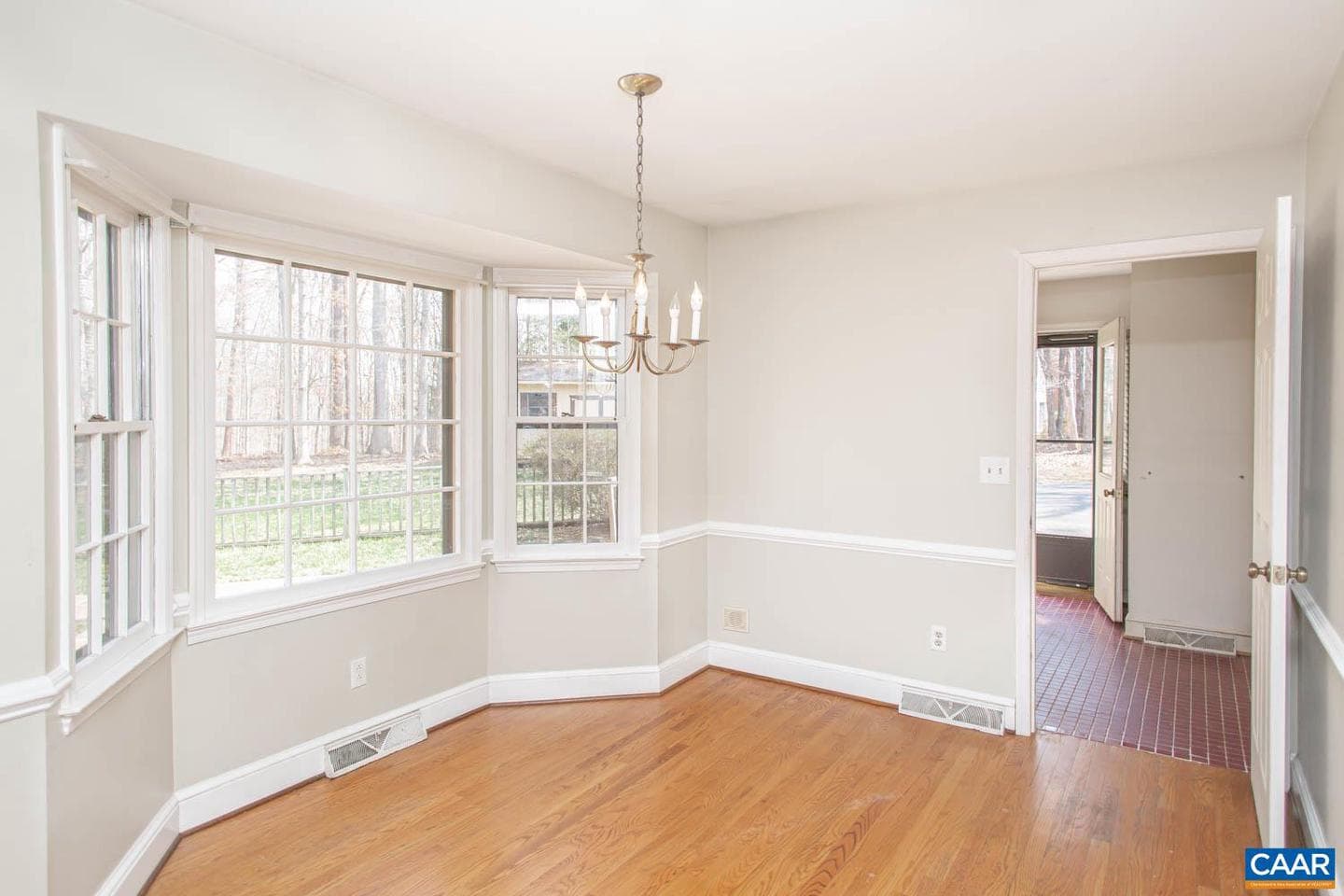 750 Lochridge Ln photo 13