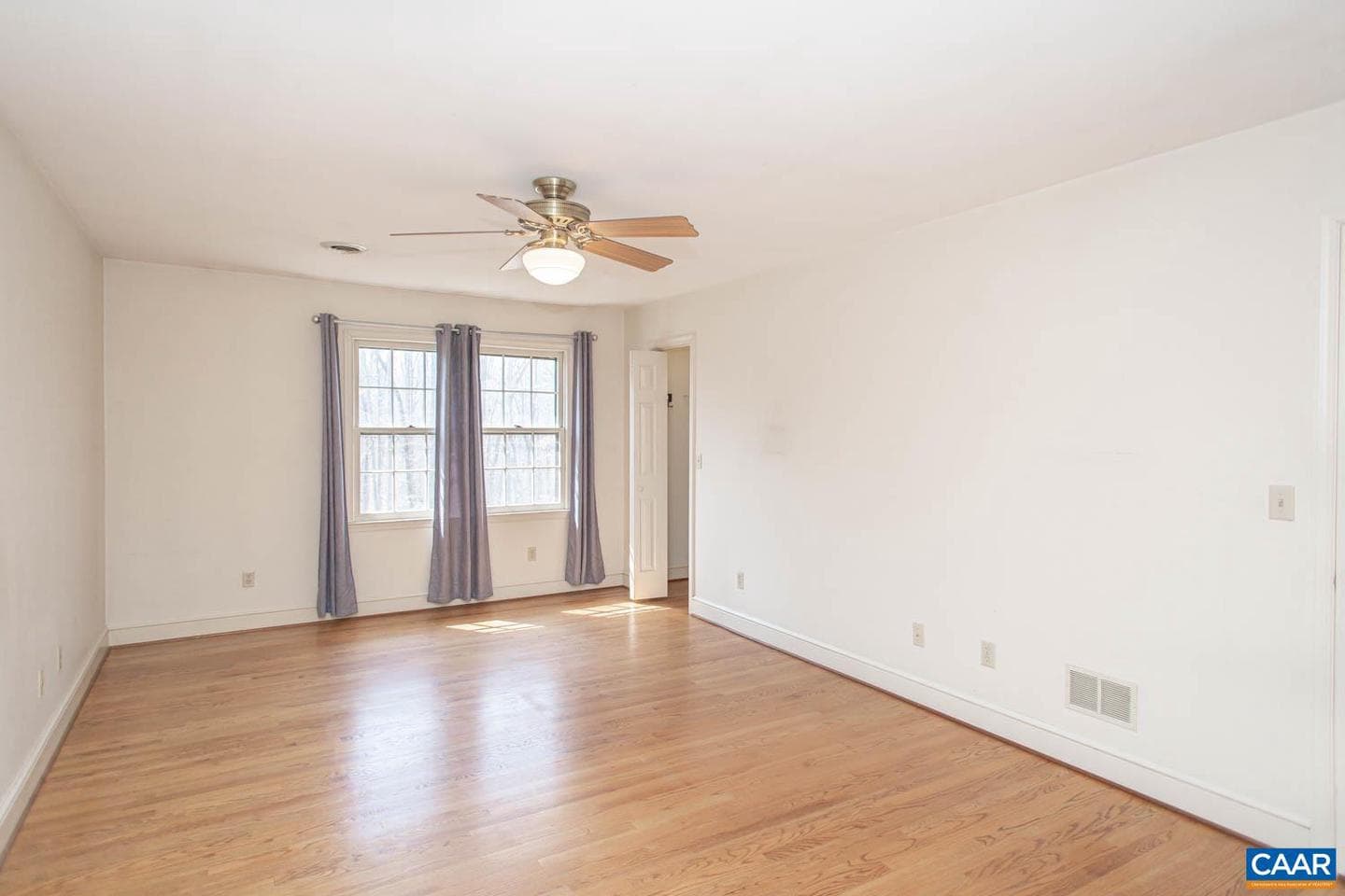 750 Lochridge Ln photo 19