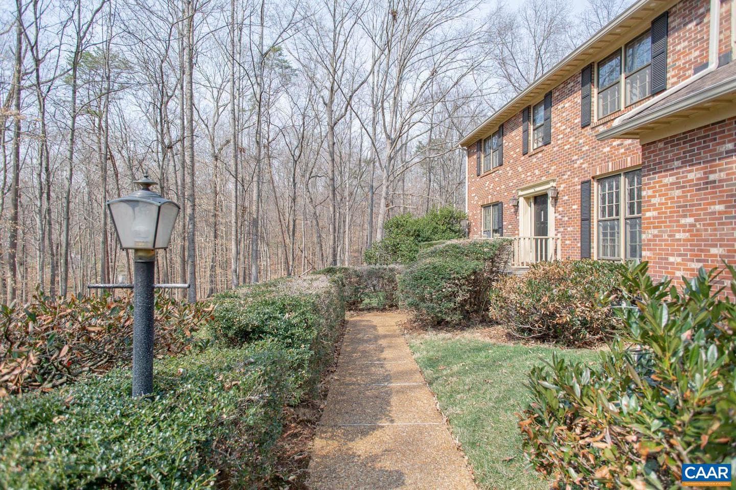 750 Lochridge Ln photo 2