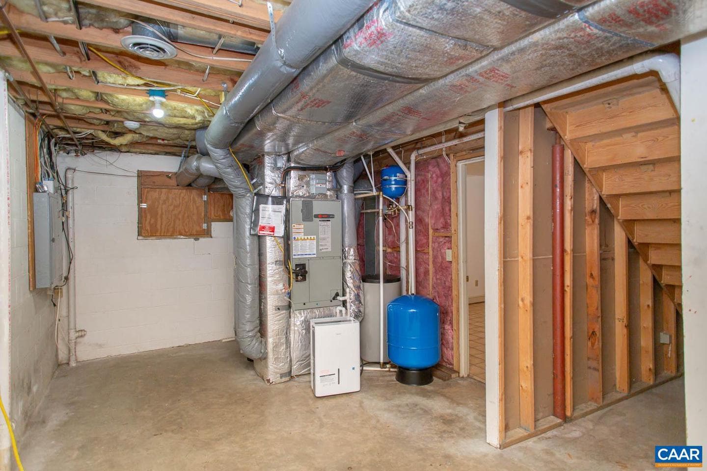 750 Lochridge Ln photo 31