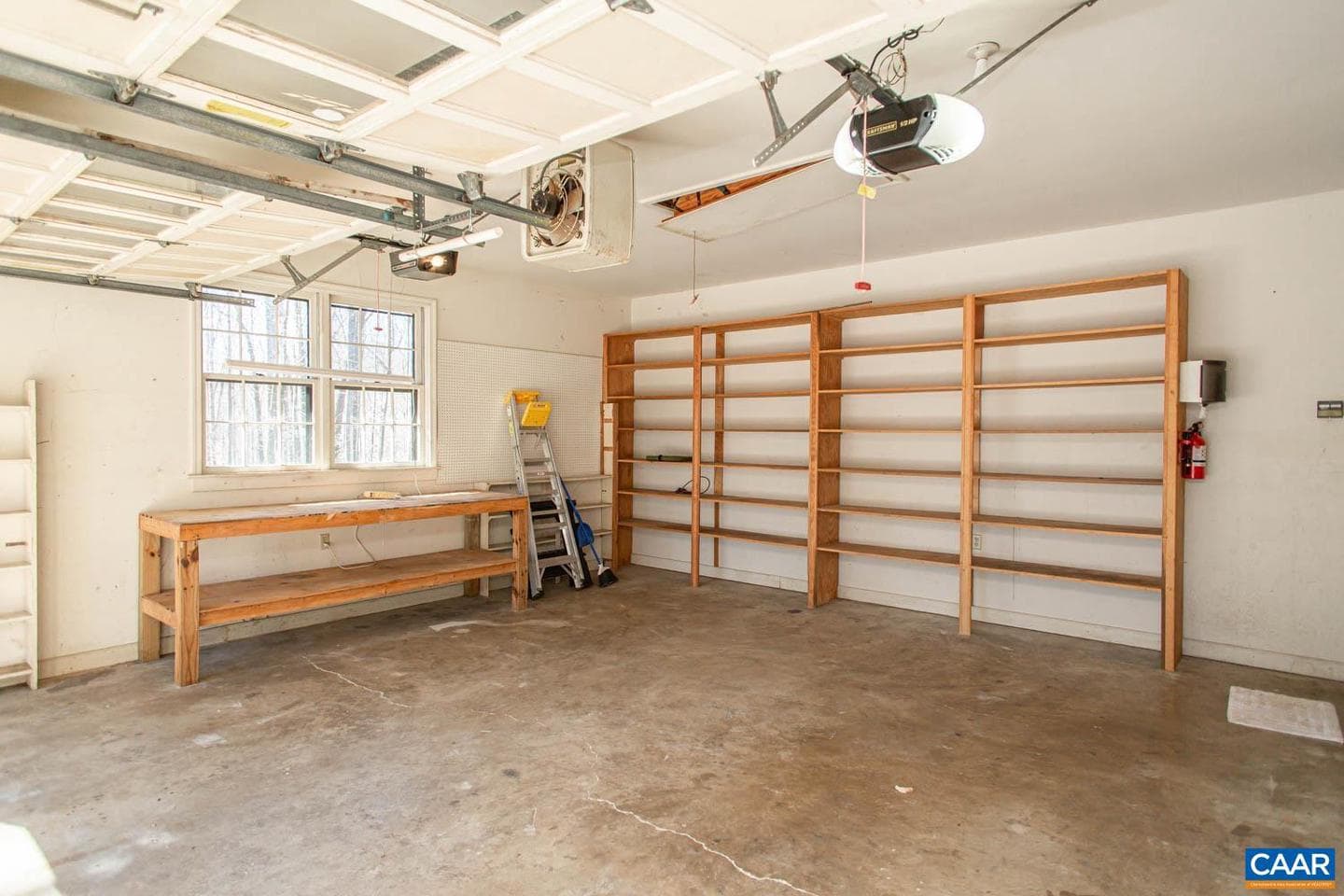 750 Lochridge Ln photo 37