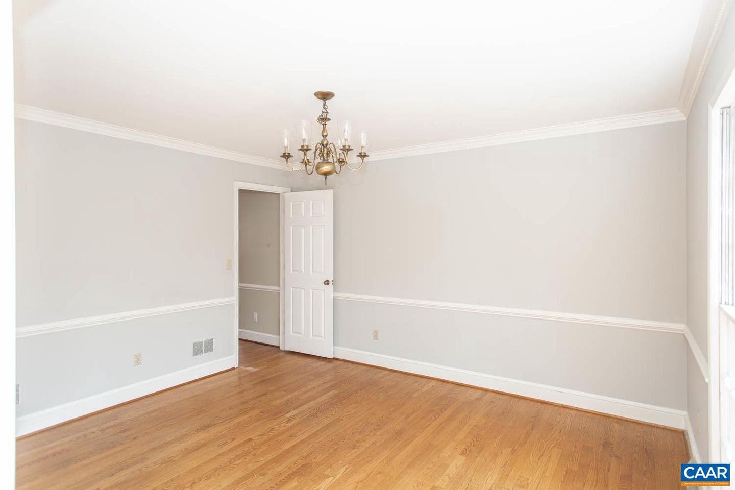750 Lochridge Ln photo 8