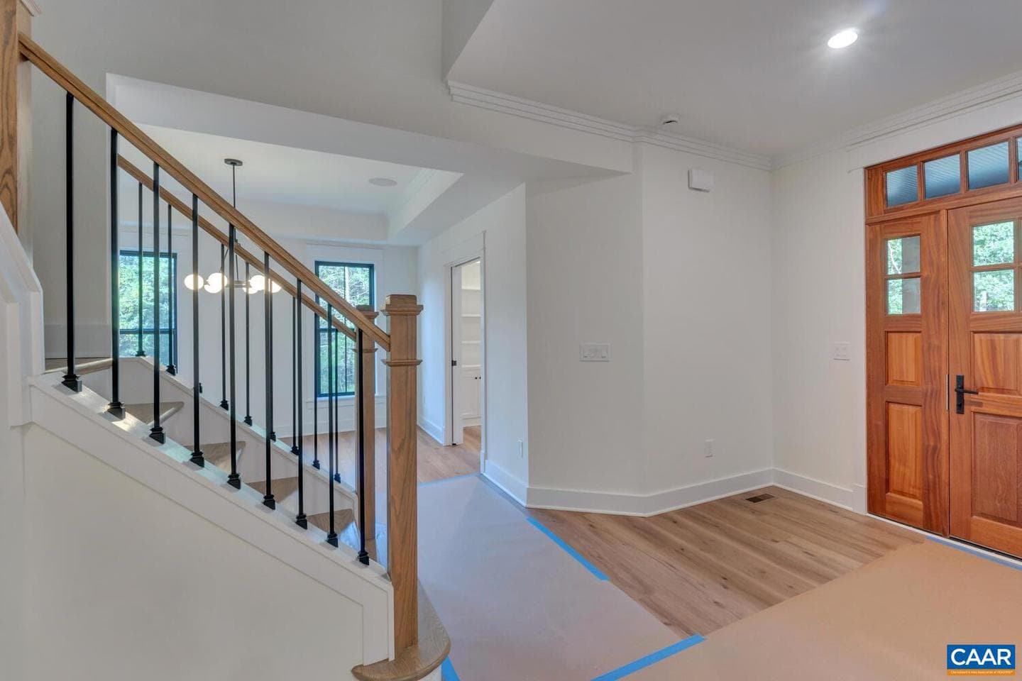 42 Borthwick St photo 3
