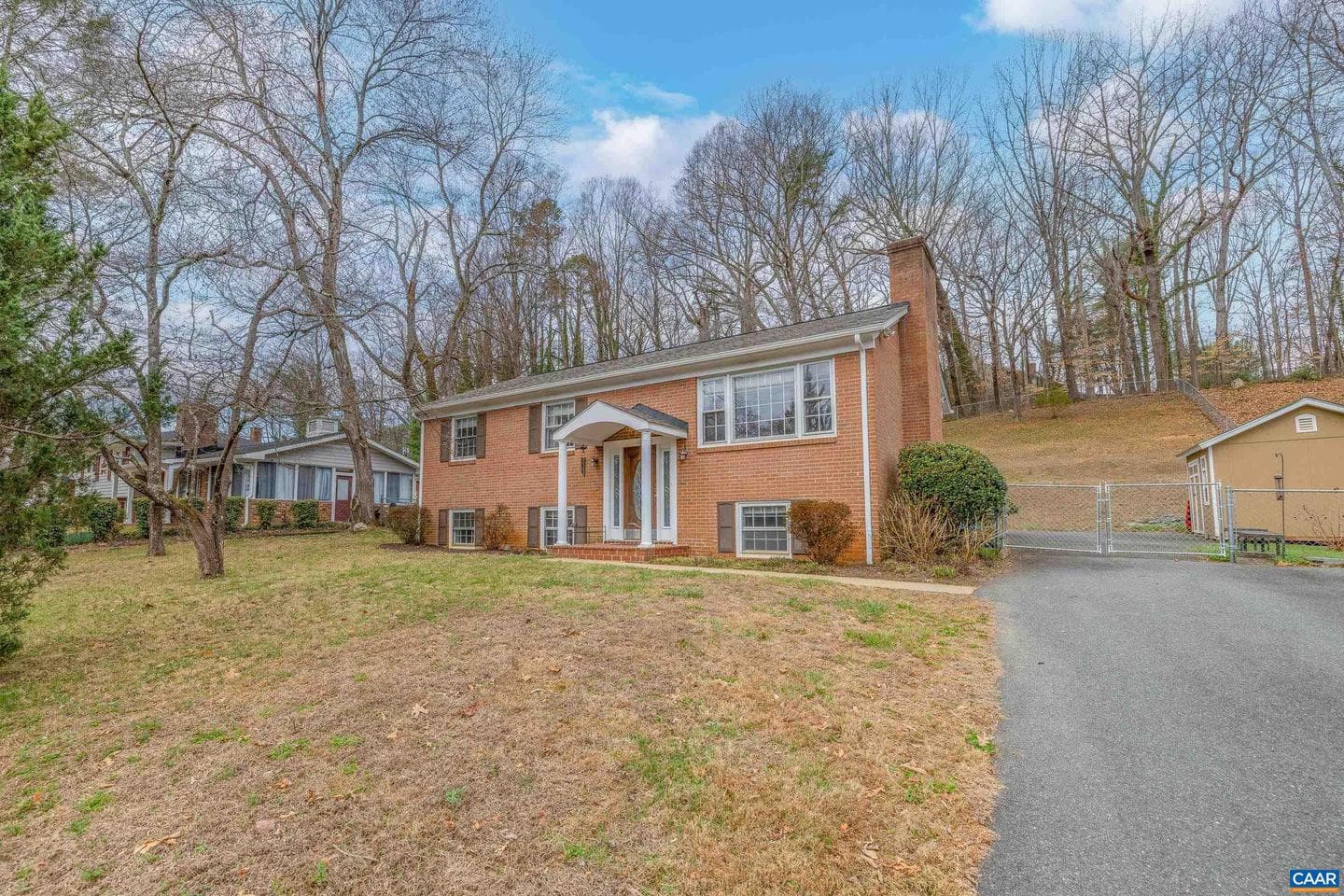 2417 Commonwealth Dr photo 2