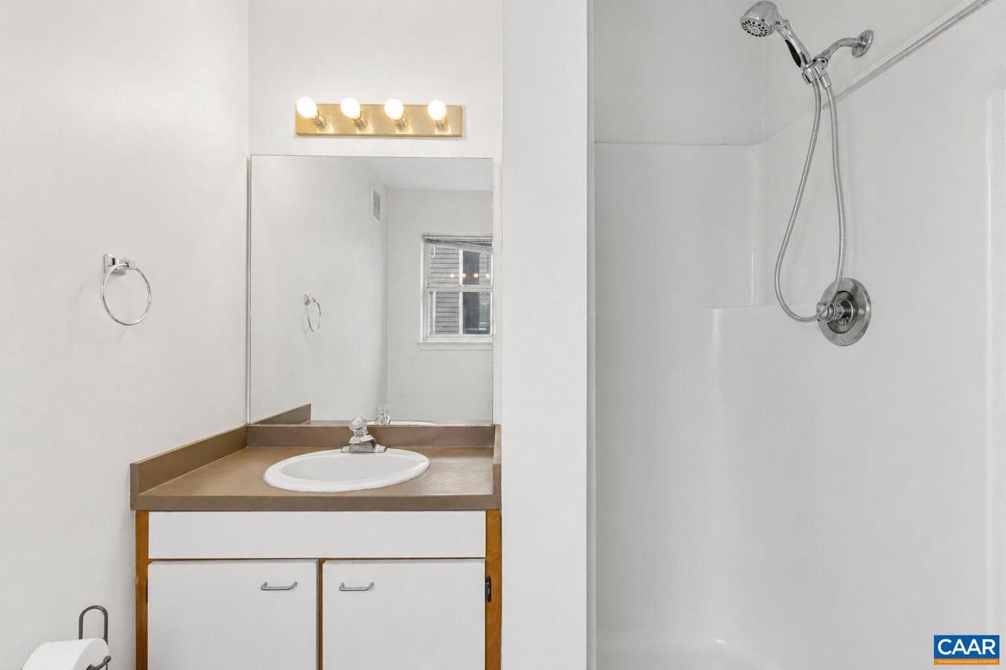 1250 Clifden Grn photo 11