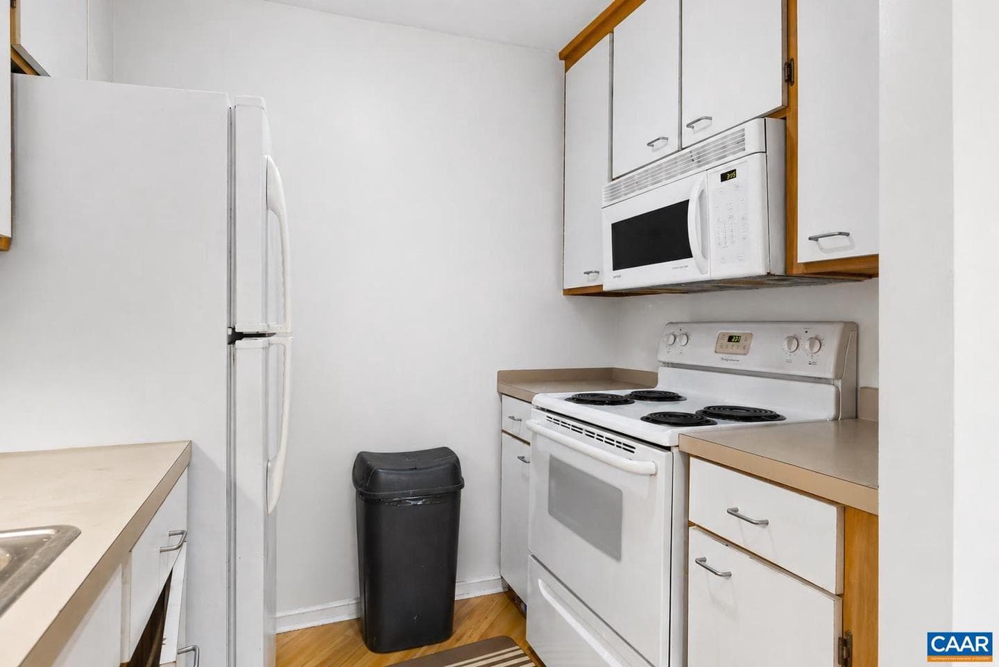 1250 Clifden Grn photo 3