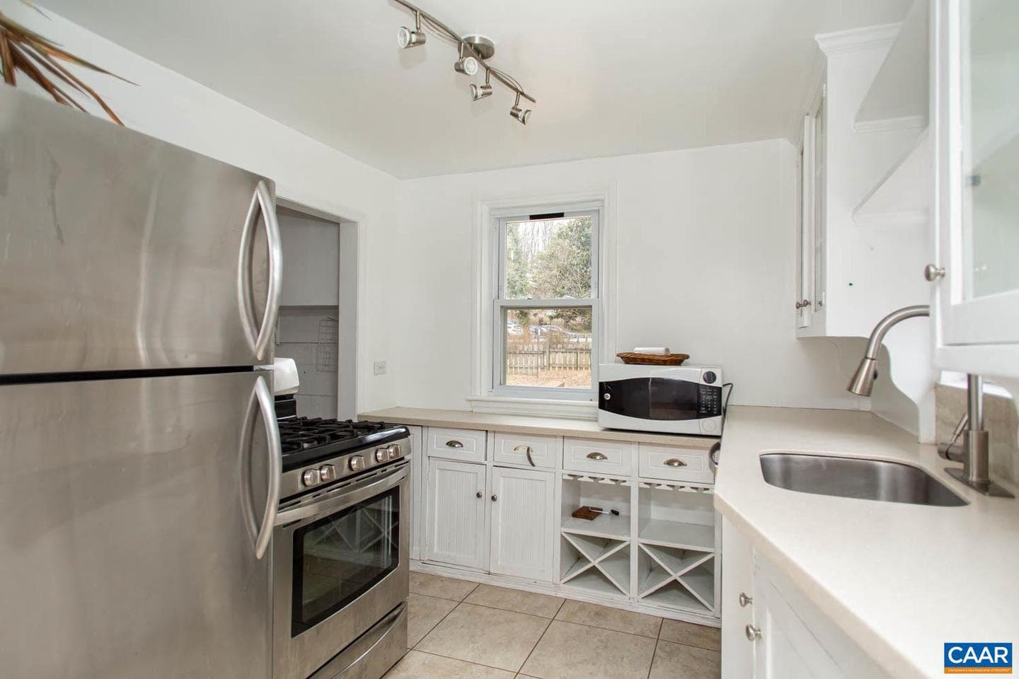 1421 Cherry Ave photo 8