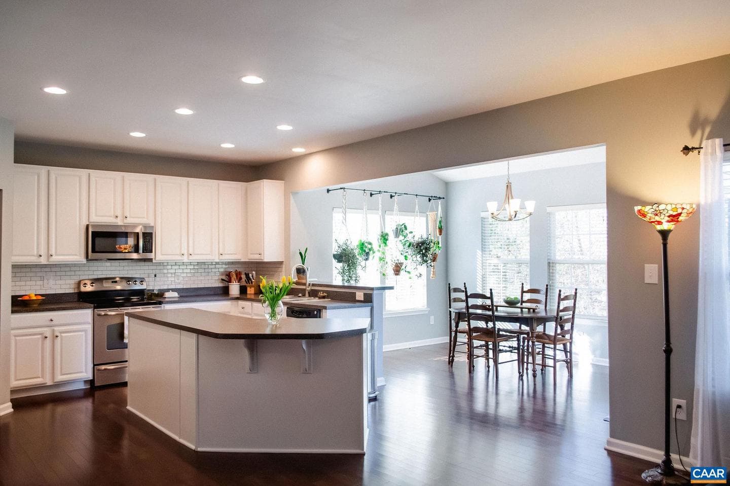 566 Justin Dr photo 10