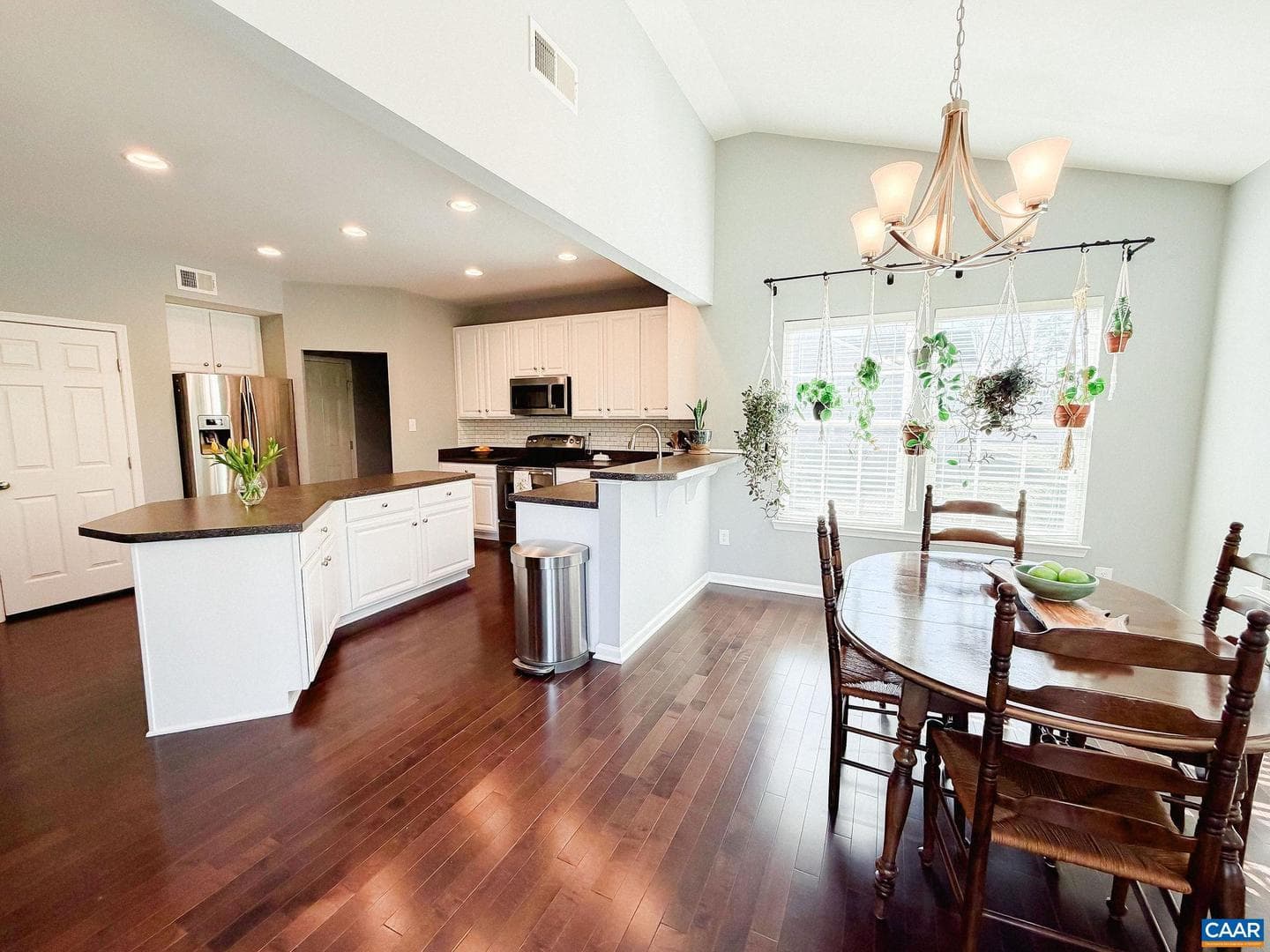 566 Justin Dr photo 11