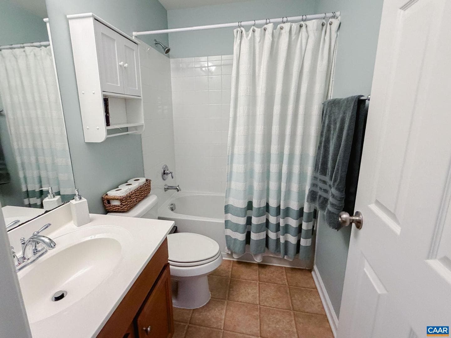 566 Justin Dr photo 32