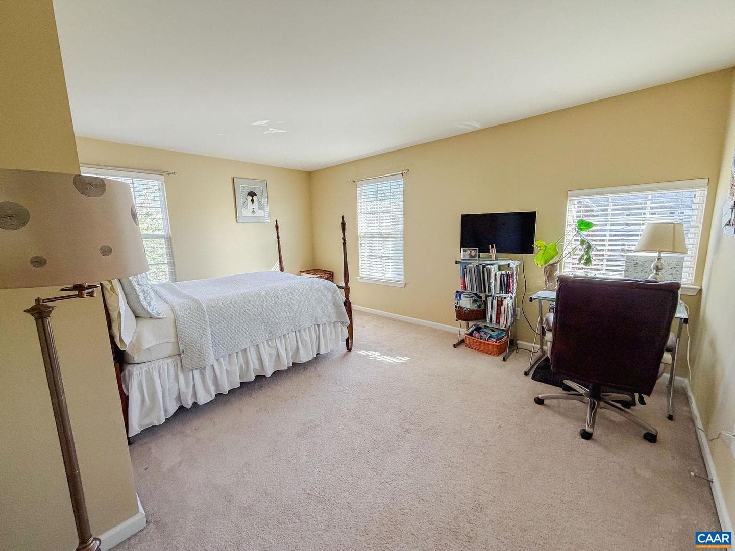 566 Justin Dr photo 35