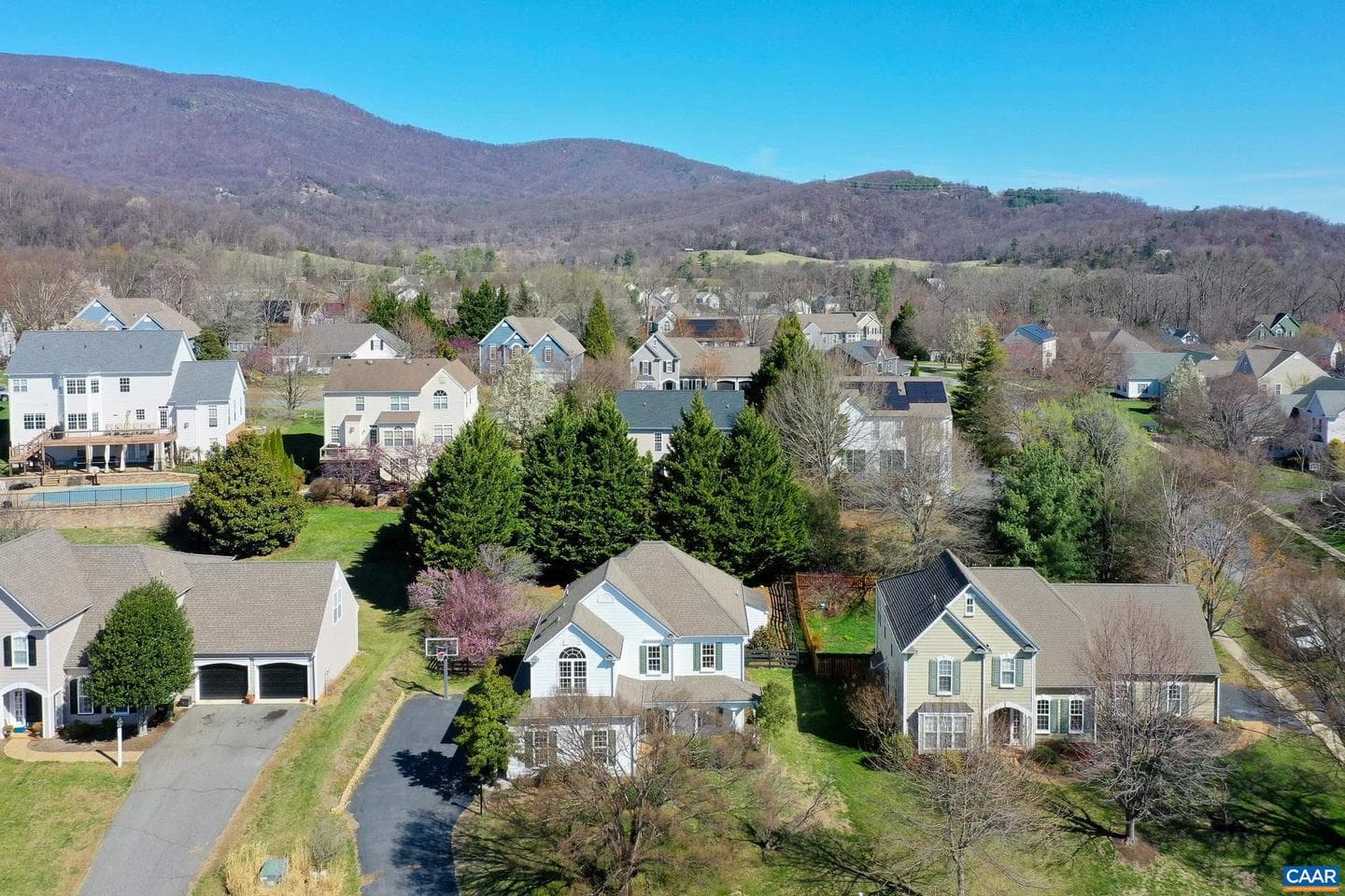 145 Grayrock Dr photo 2