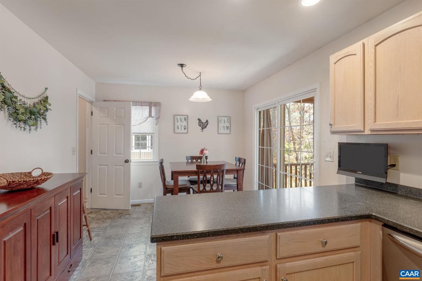37 West Lake Forest Dr photo 13