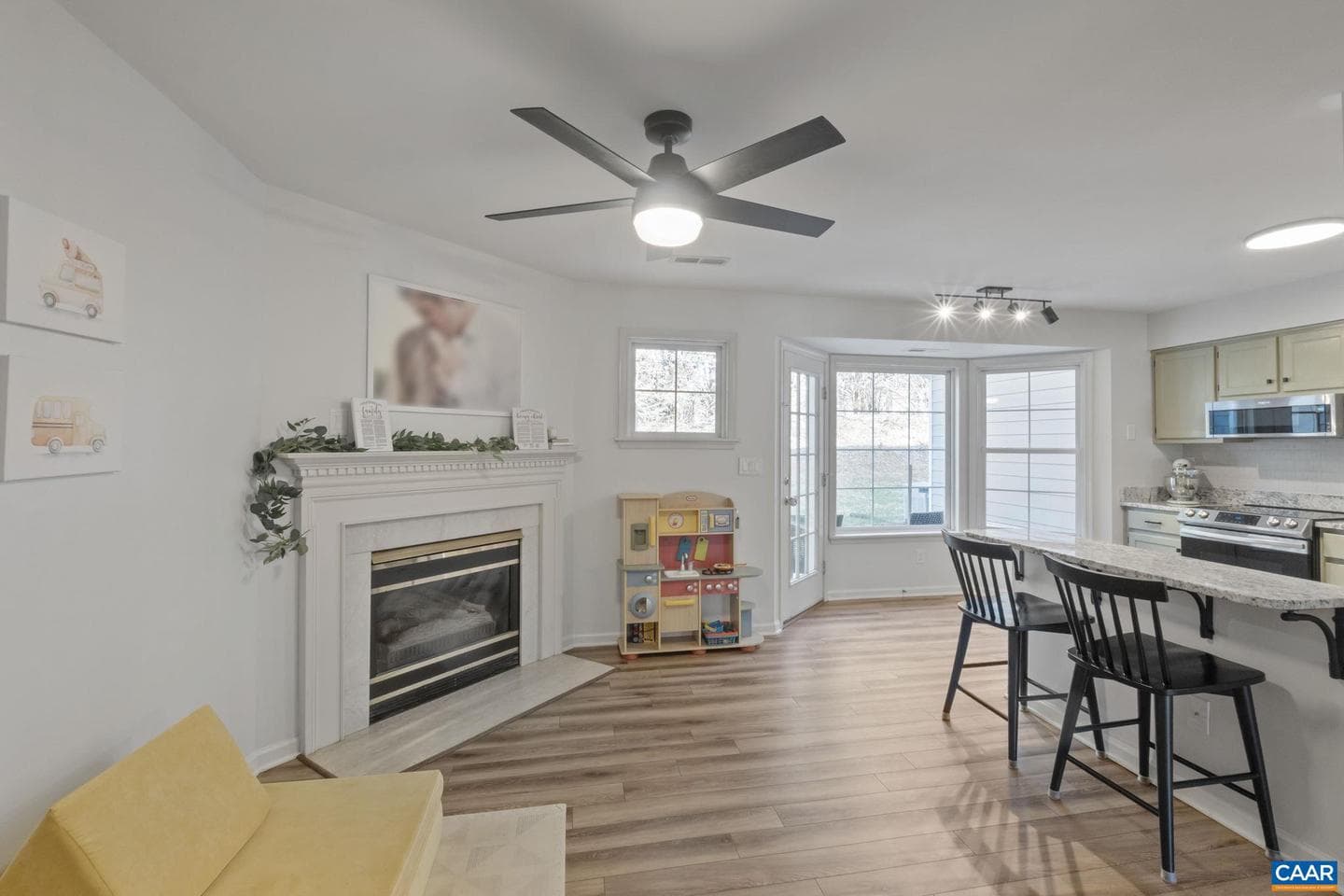 3278 Gateway Cir photo 11