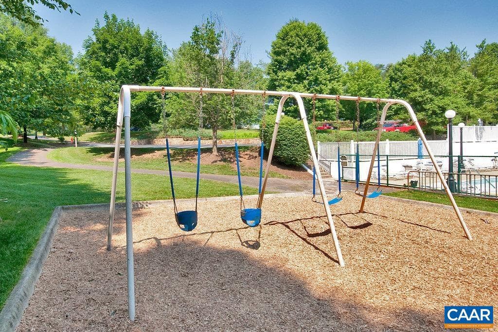3278 Gateway Cir photo 40