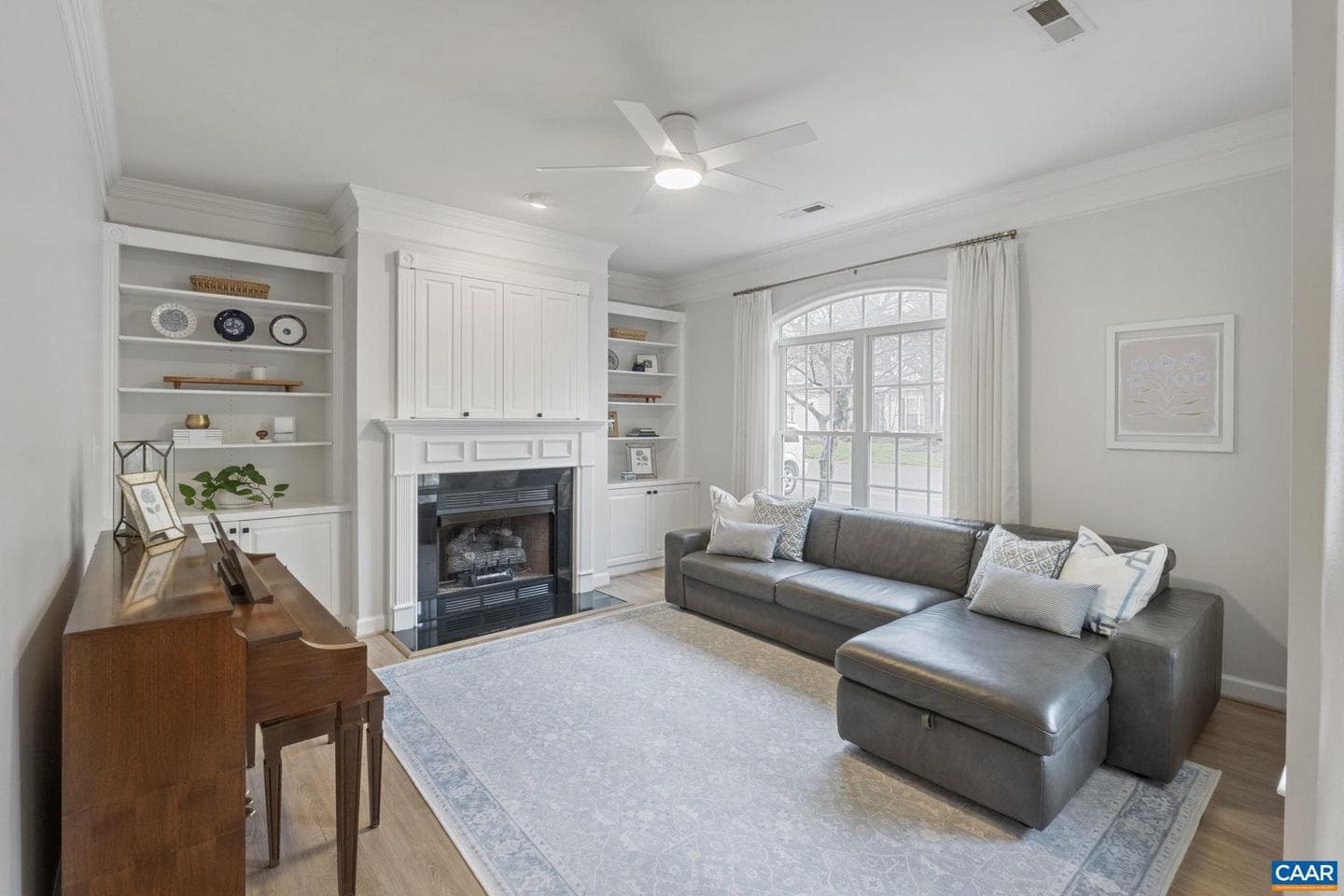 1131 Rustic Willow Ln photo 2