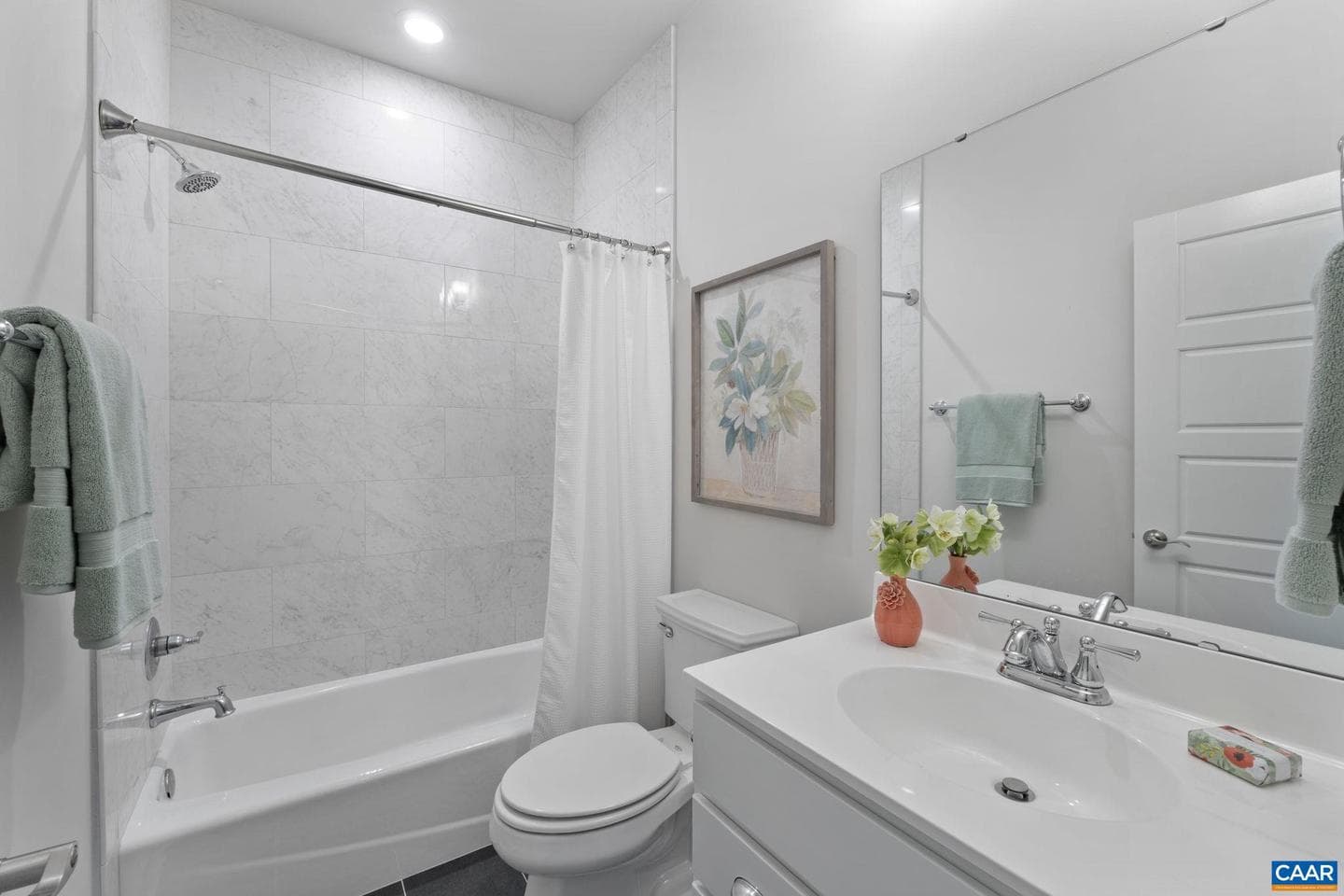 314 Avondale Ln photo 10