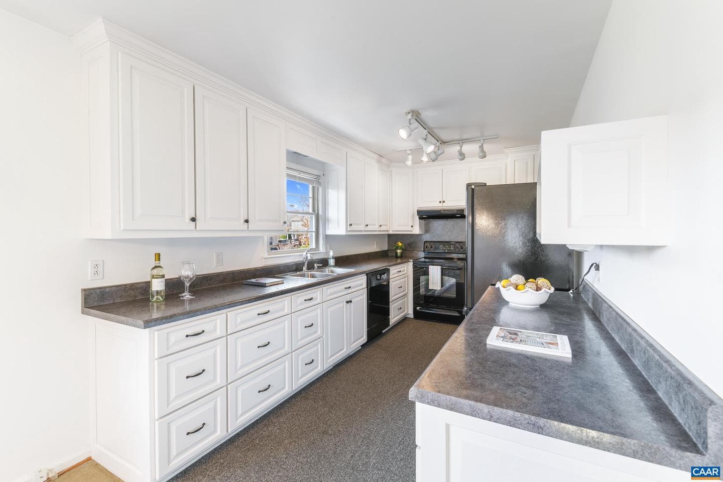 714 Palatine Ave photo 4