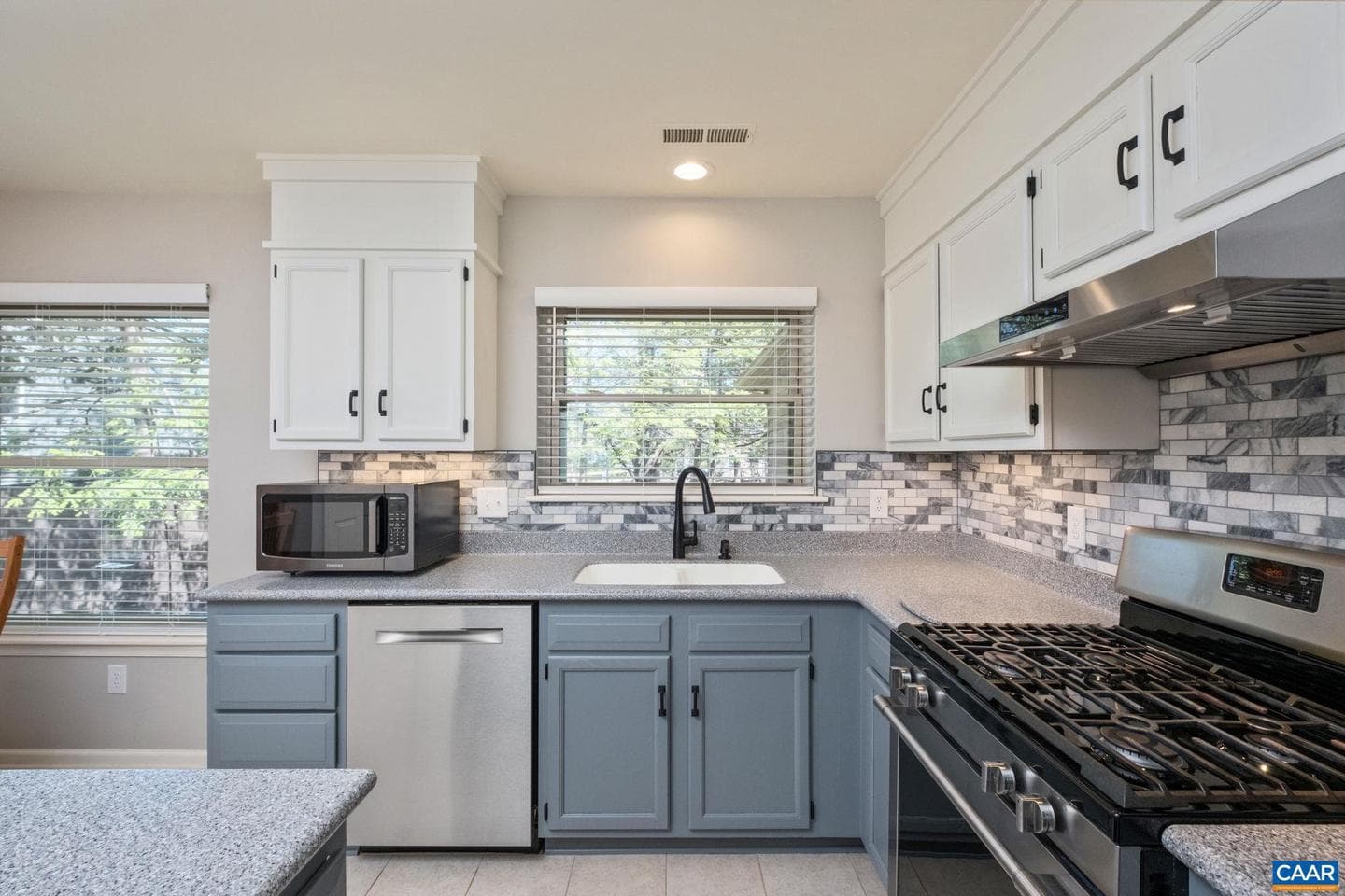240 Homestead Ln photo 9