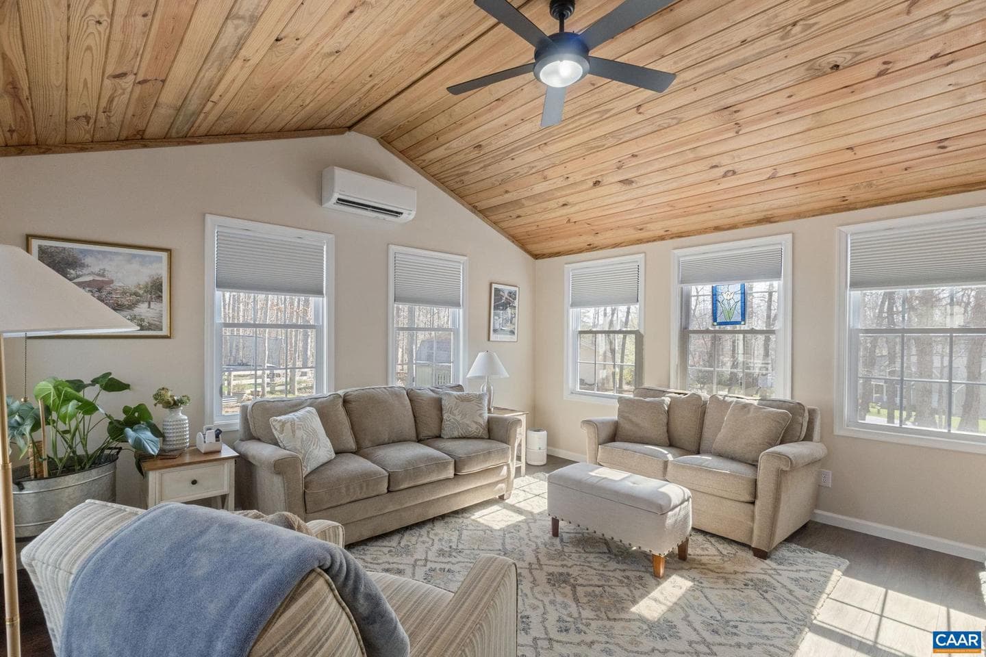 70 Riverside Dr photo 13