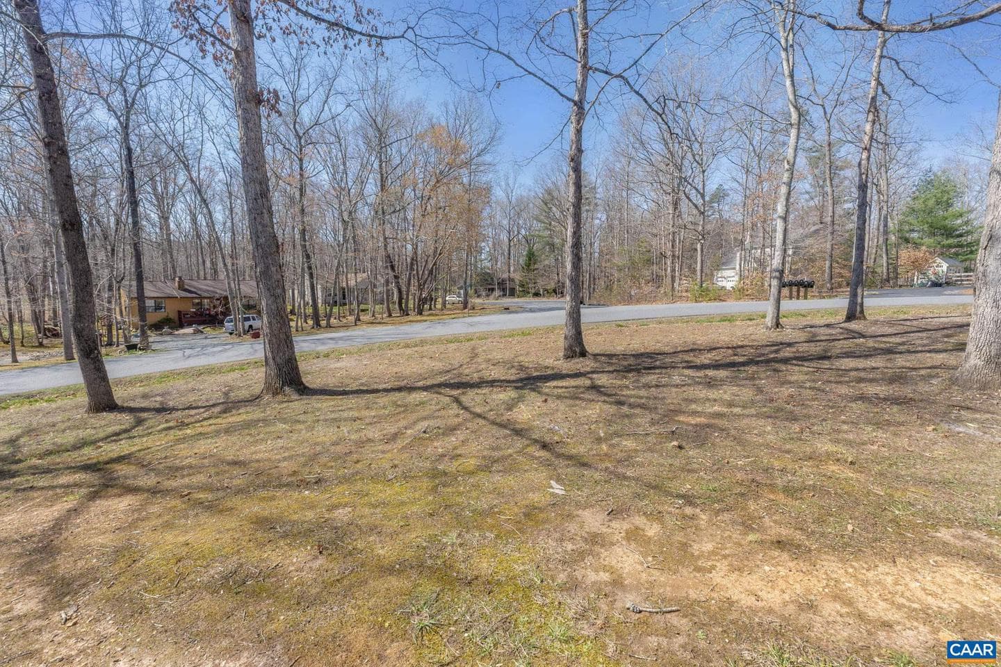 70 Riverside Dr photo 29