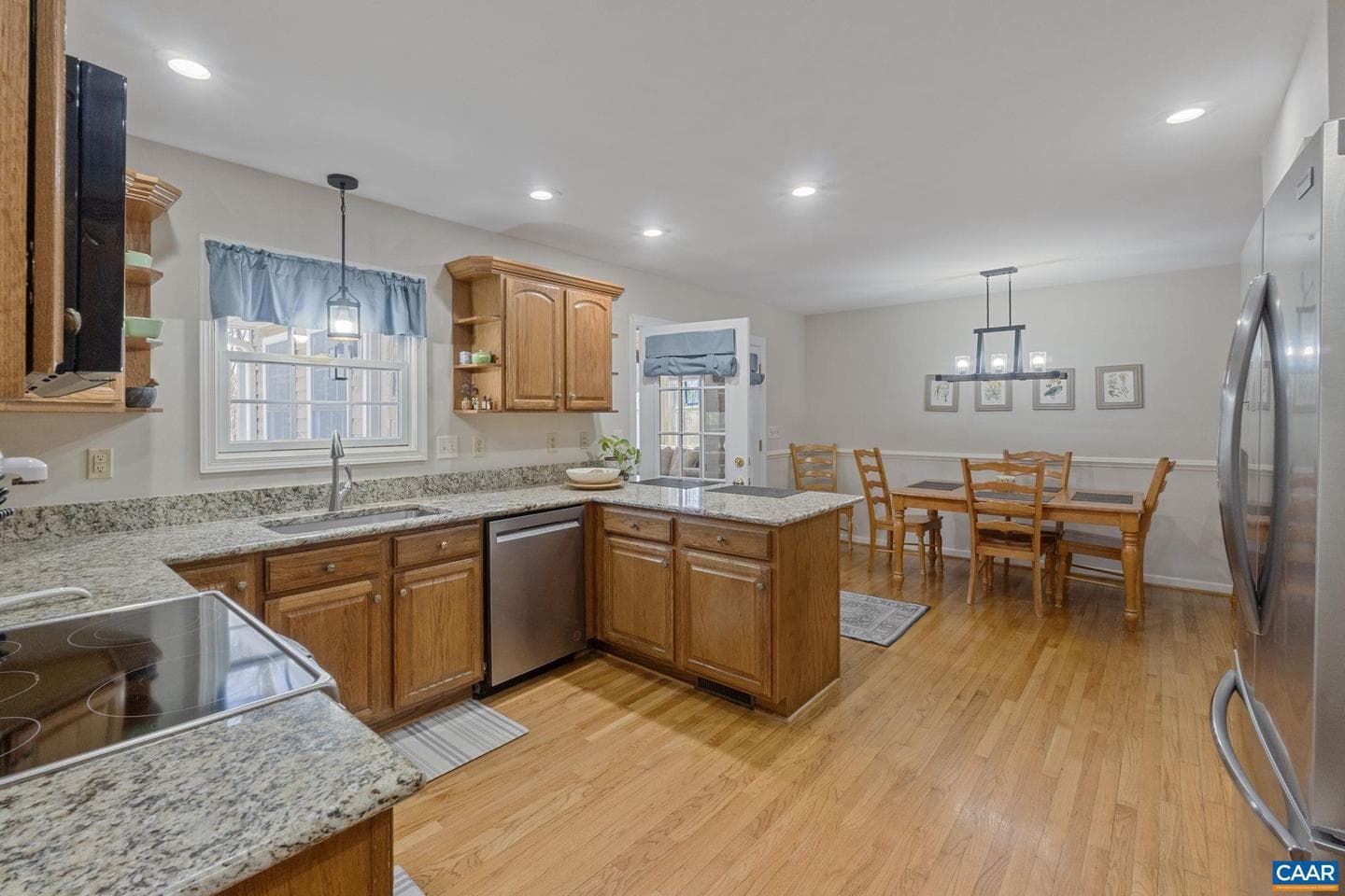 70 Riverside Dr photo 8