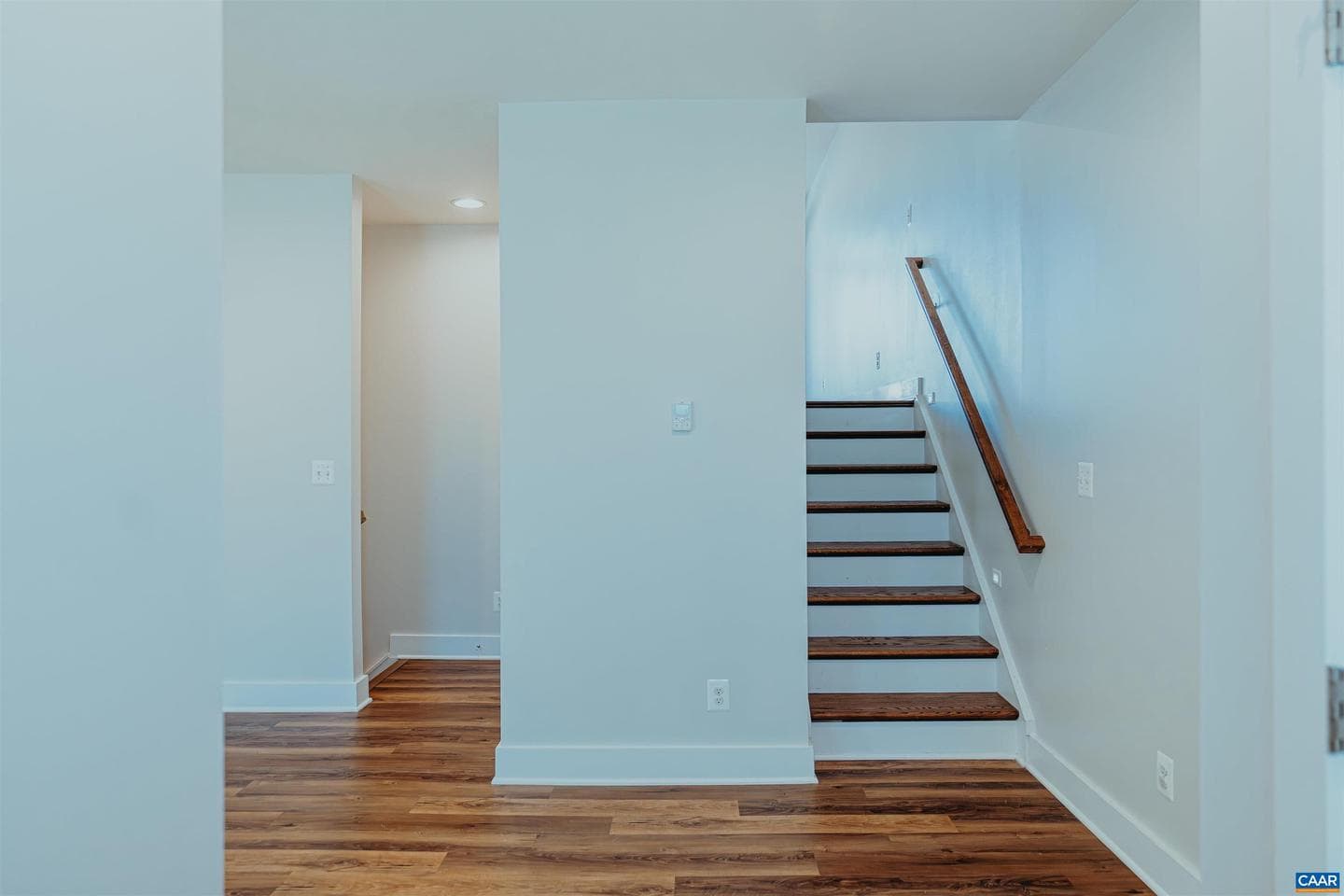 528 Trailside Dr photo 13