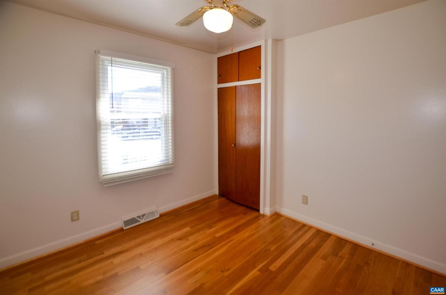 1646 Meridian St photo 23