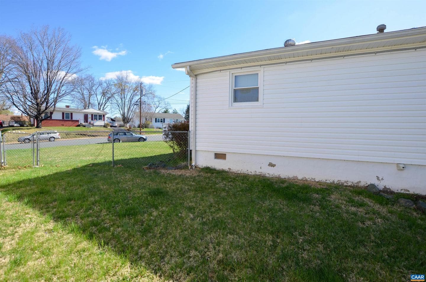 1646 Meridian St photo 37