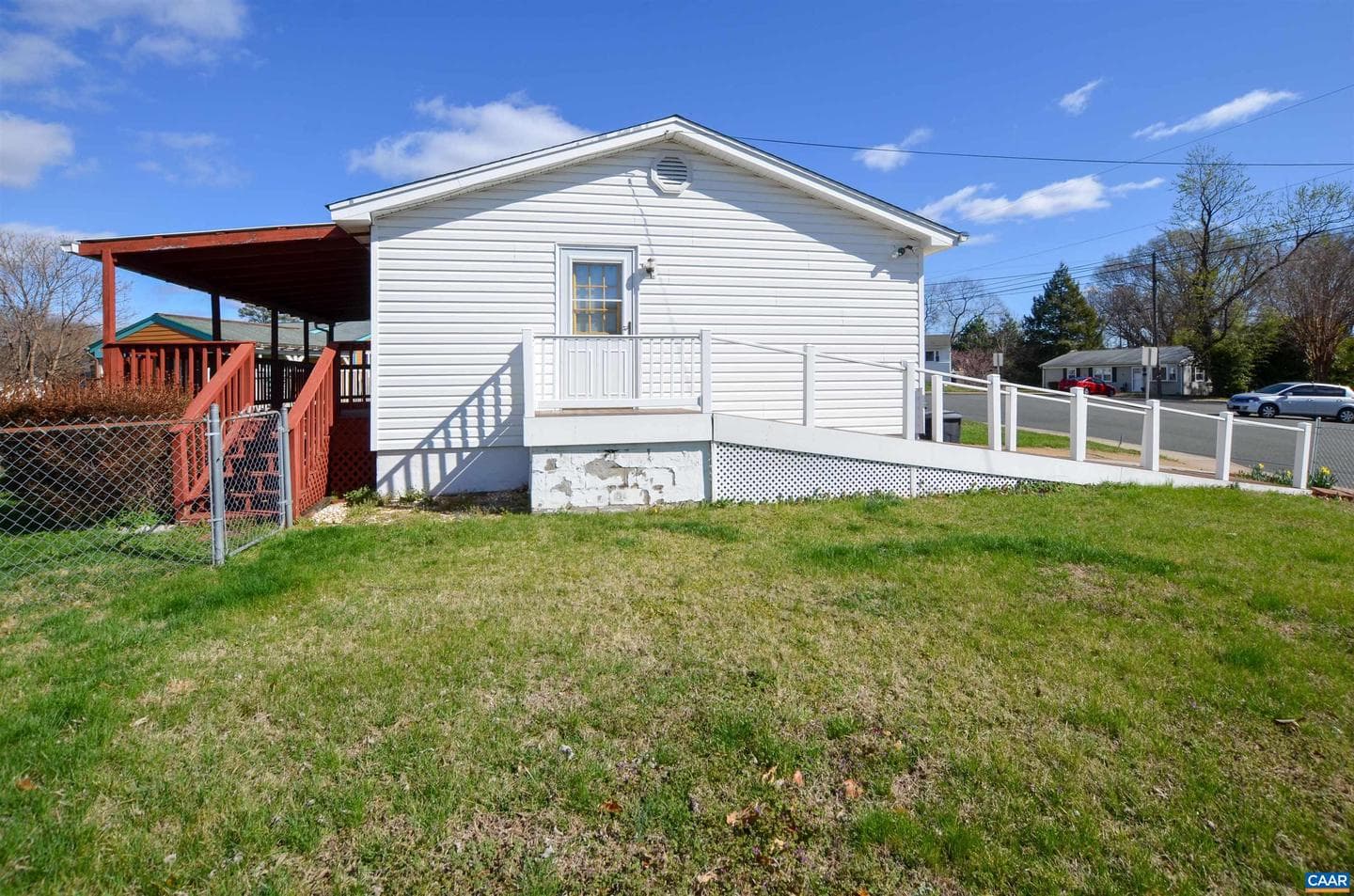 1646 Meridian St photo 6
