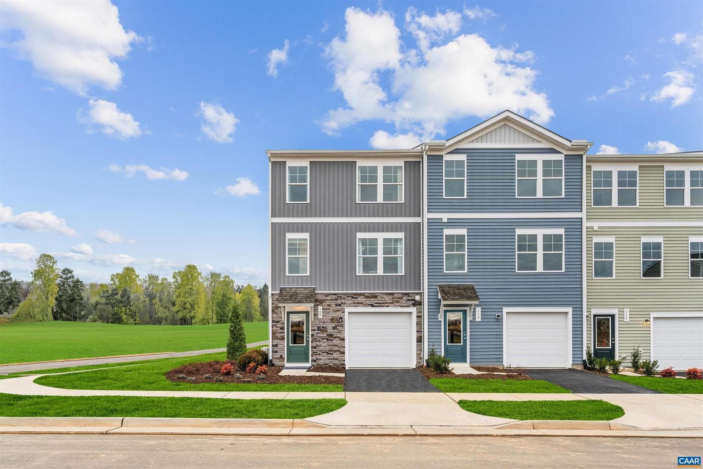 77 Laurin St #38