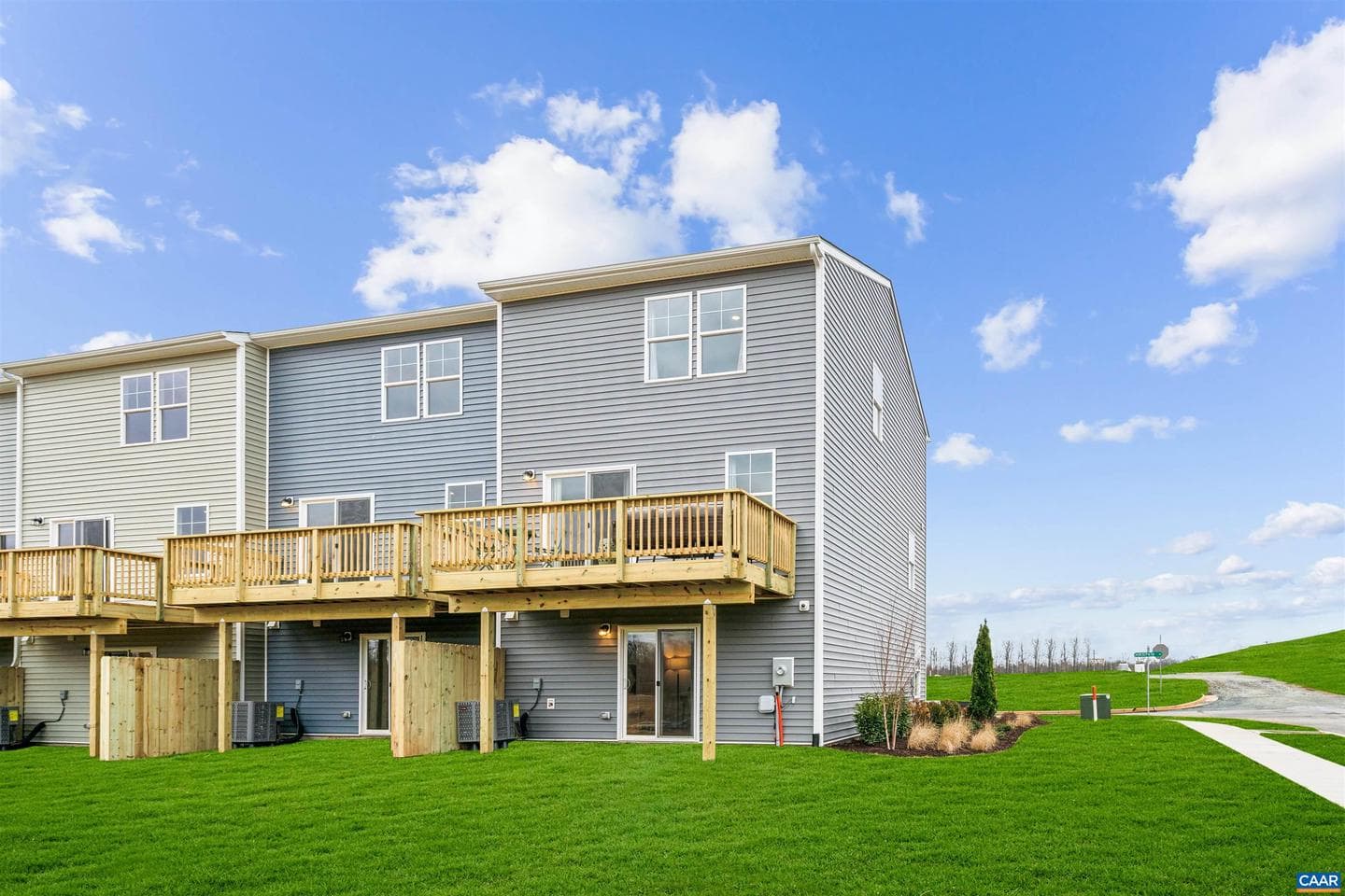 73 Laurin St photo 22