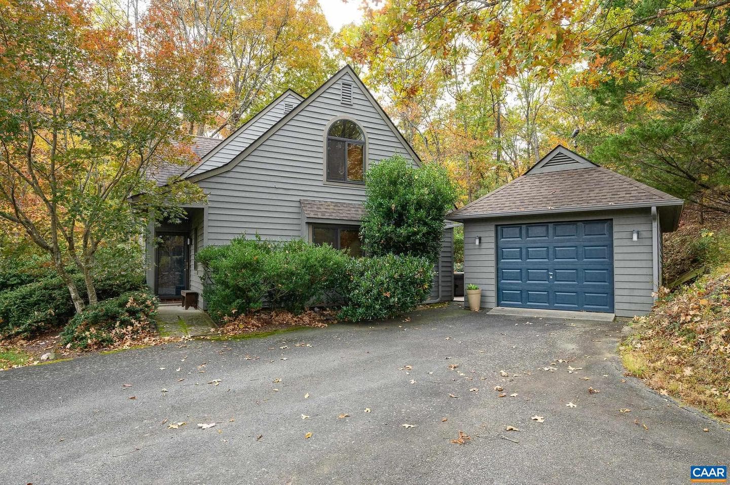 1688 Stoney Creek Dr photo 18