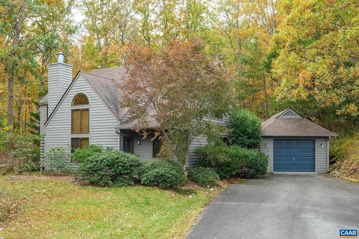1688 Stoney Creek Dr photo 2