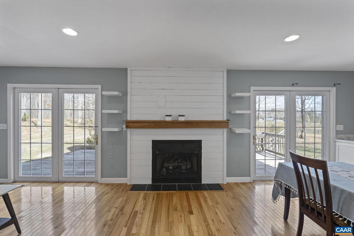 379 Fox Ridge Ln photo 10