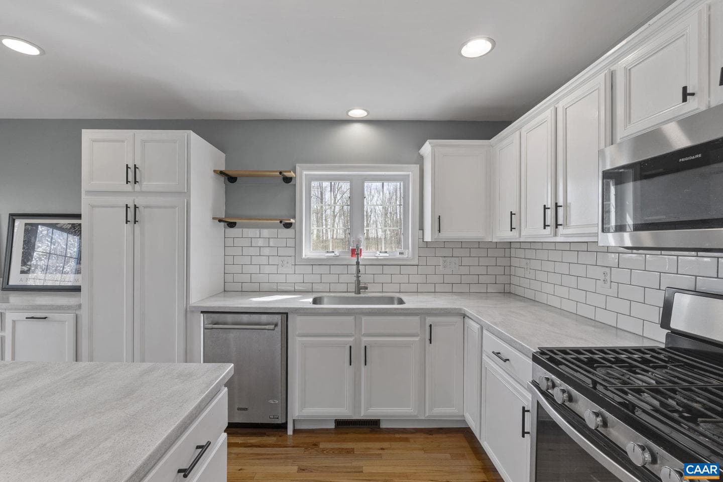 379 Fox Ridge Ln photo 14