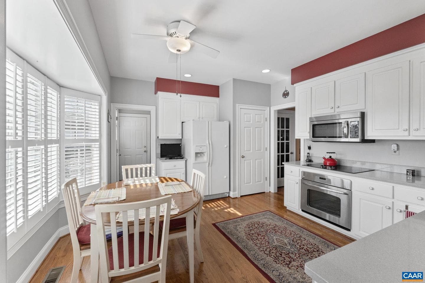 1563 Heathrow Ln photo 13