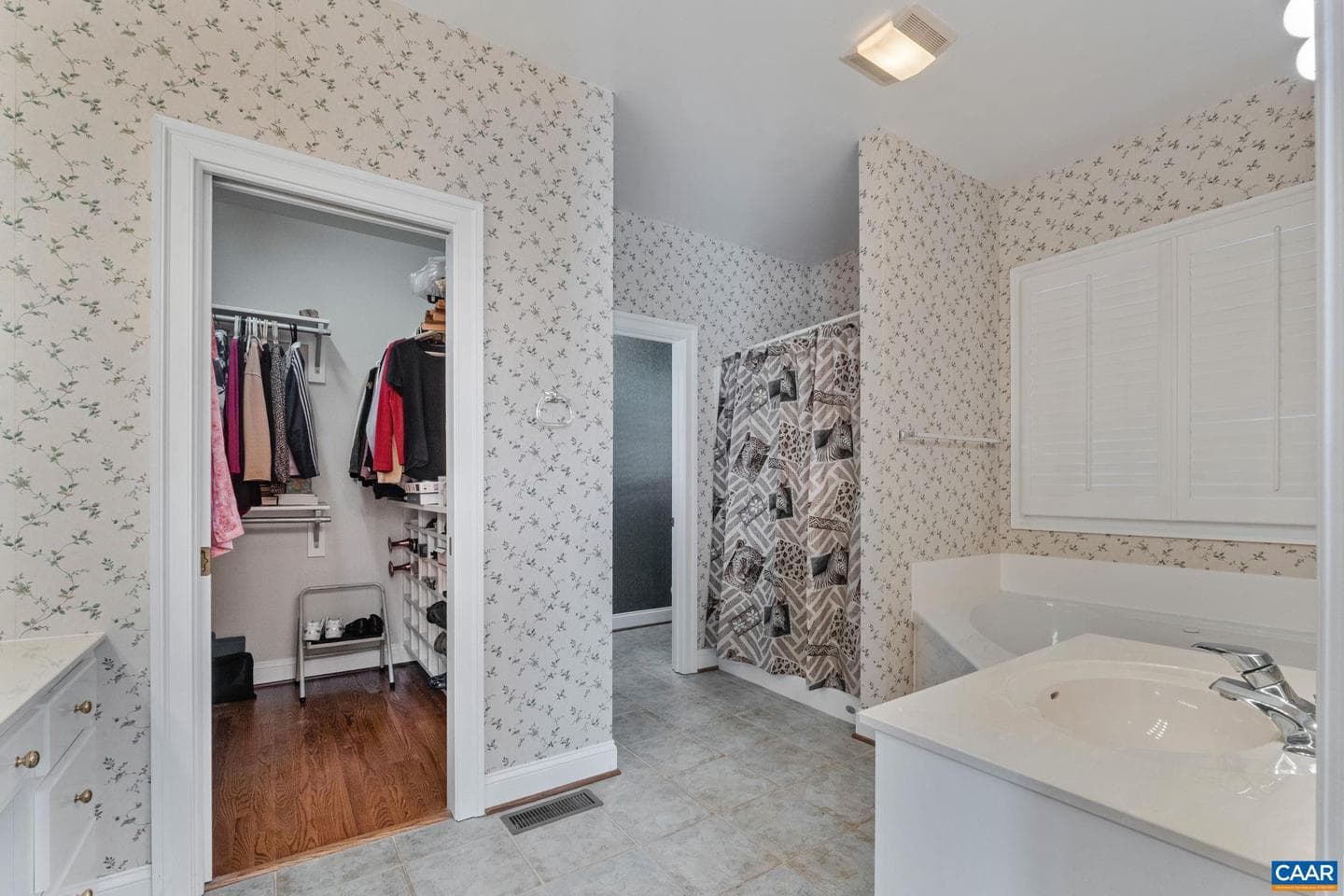 1563 Heathrow Ln photo 23