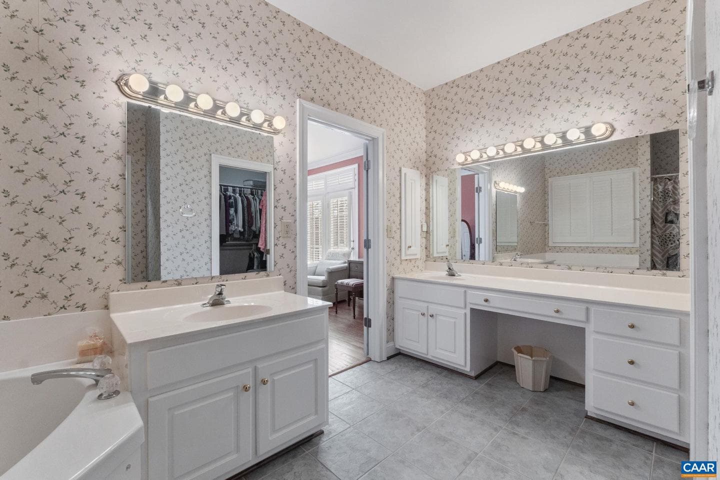 1563 Heathrow Ln photo 24