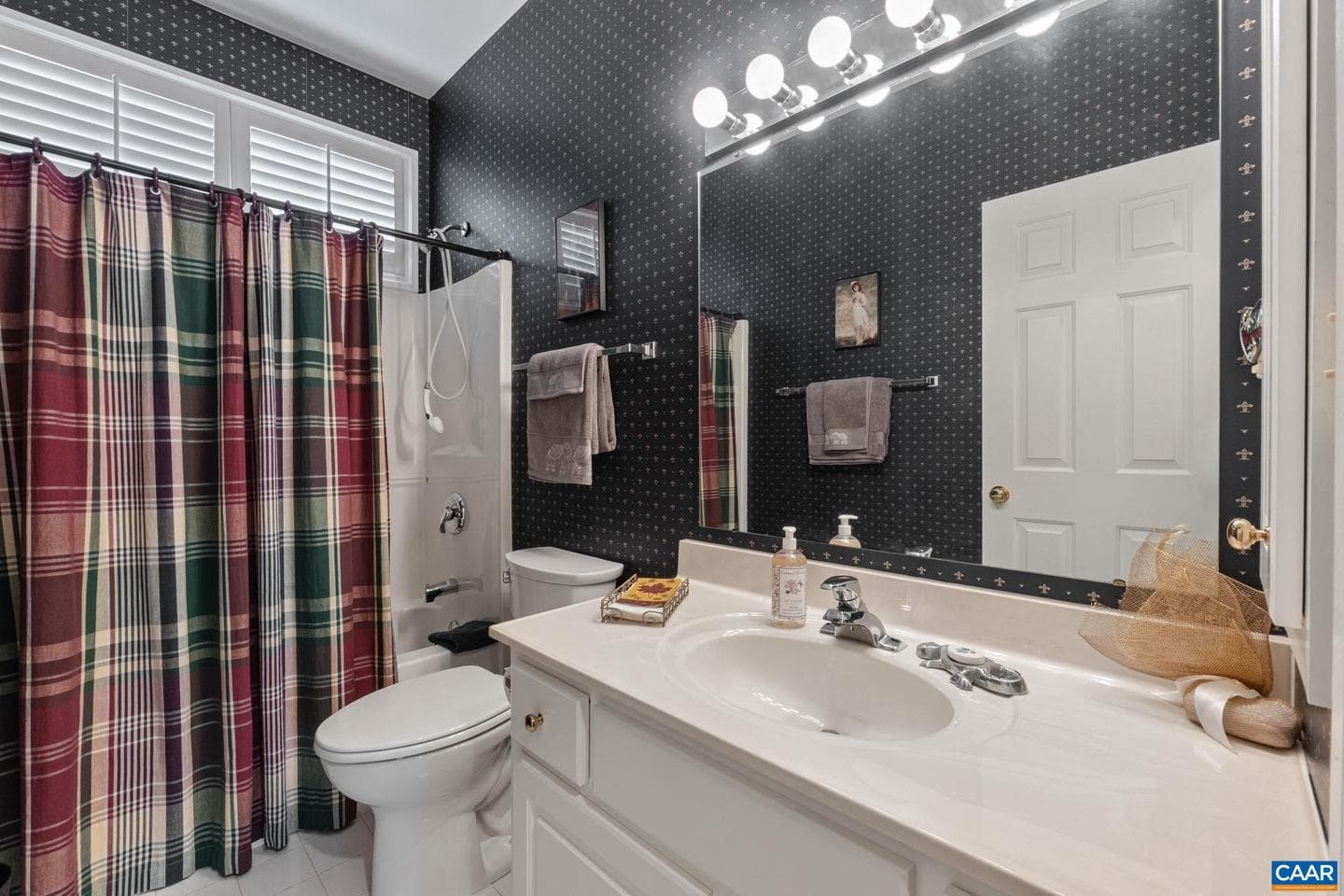 1563 Heathrow Ln photo 27