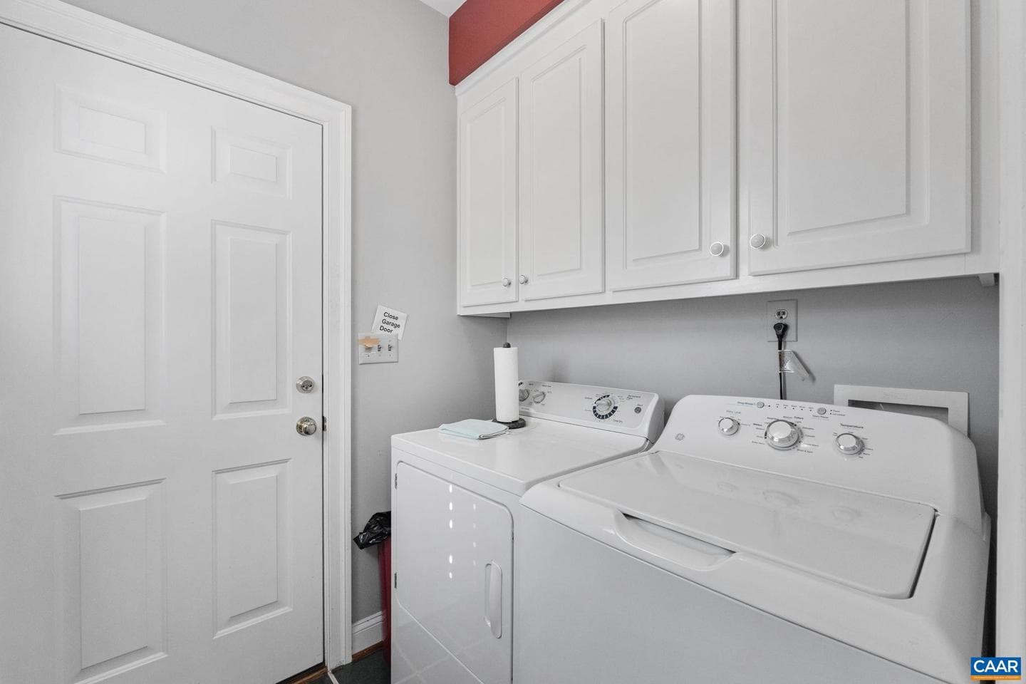 1563 Heathrow Ln photo 28