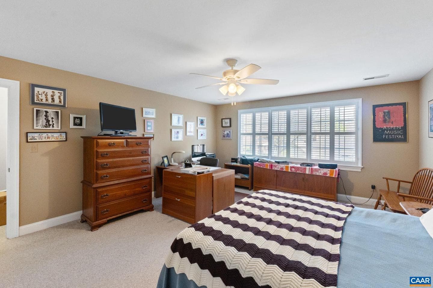 1563 Heathrow Ln photo 29