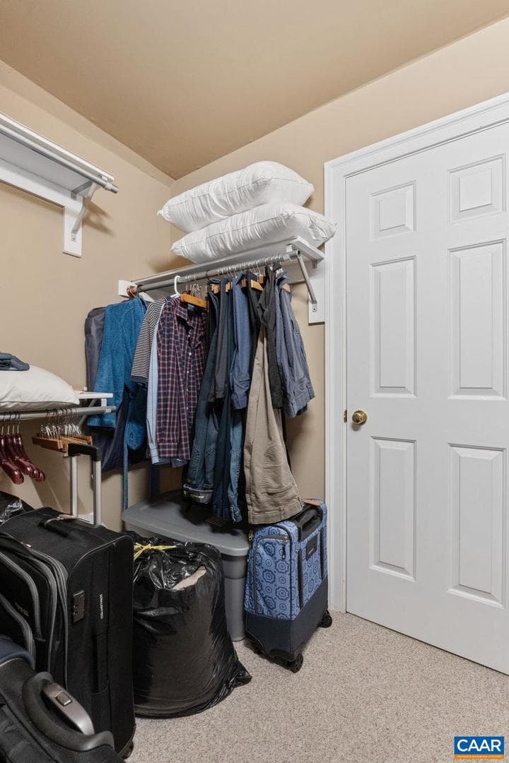 1563 Heathrow Ln photo 32
